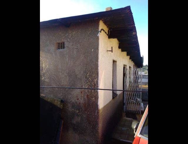 2 BEDROOM HOUSE FOR SALE IN DIEPKLOOF ZONE 4